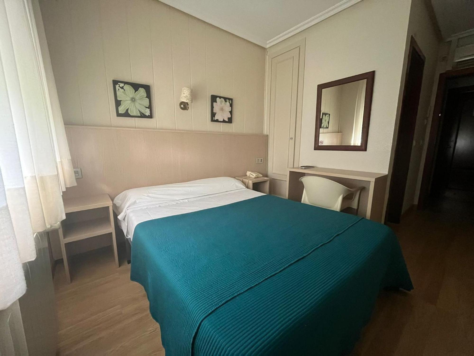 Hotel La Basilica Вента-де-Баньос Экстерьер фото